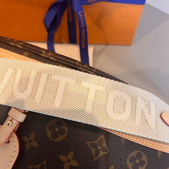 NWT Louis Vuitton High Rise Bumbag Brand New Monogram Crossbody HARD TO FIND - Picture 16 of 16